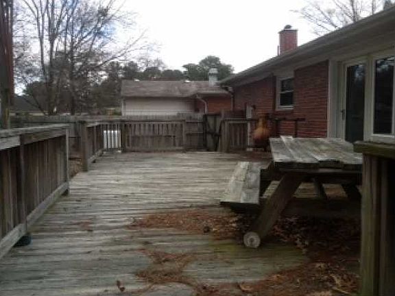 4th image of 5620 Bingham Dr