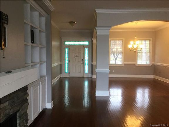 3rd image of 171 Harbor Cove Ln