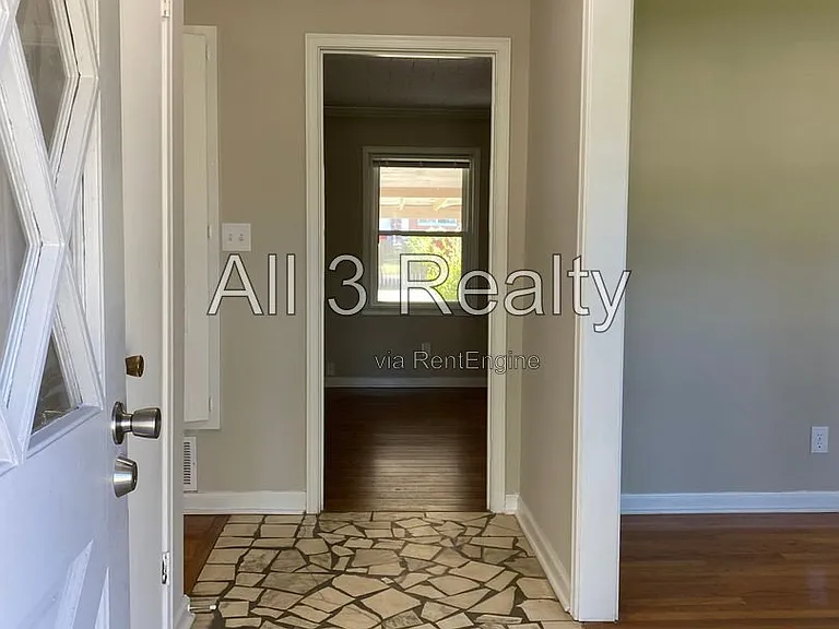 3012 Lansdowne Dr — Photo 5