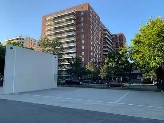 Rented by RealTegrity NY LLC | media 25