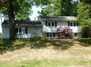 6 Regimental Pl, New Windsor, NY 12553