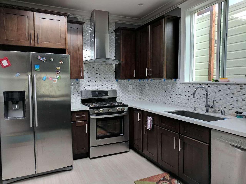 1st image of 558 20th Ave