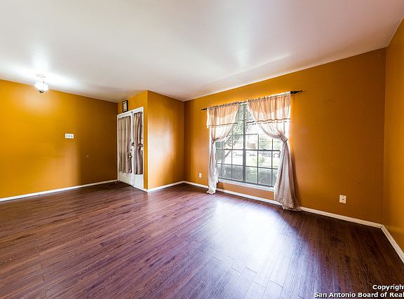 3rd image of 5410 Castle Way