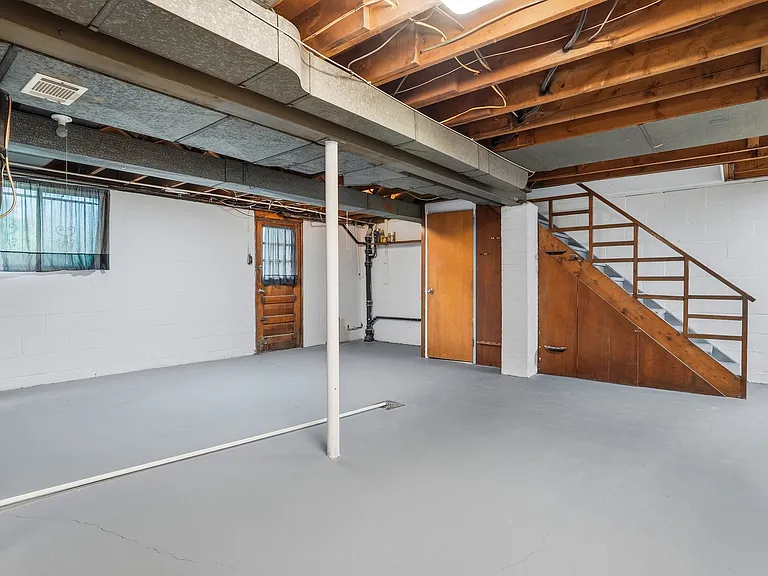 7895 Mark Dr — Photo 29