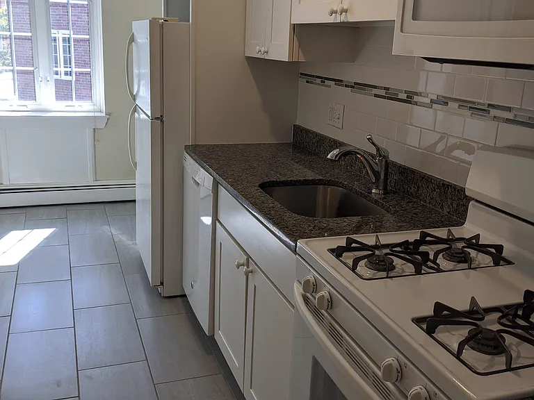 8 Mount Ida St #7 — Photo 5