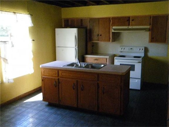3rd image of 6429 Gardenia St #782