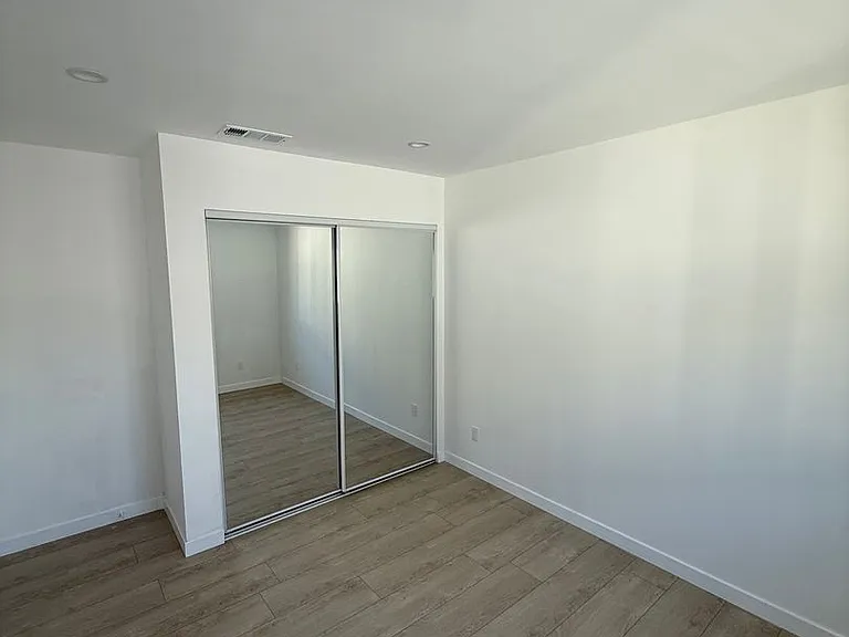 22026 Saticoy St — Photo 6