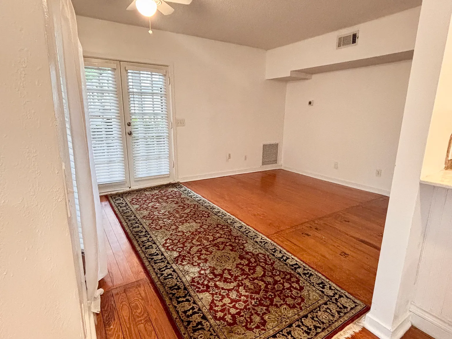 2 bed, 830 sqft, $2,559 — Photo 3