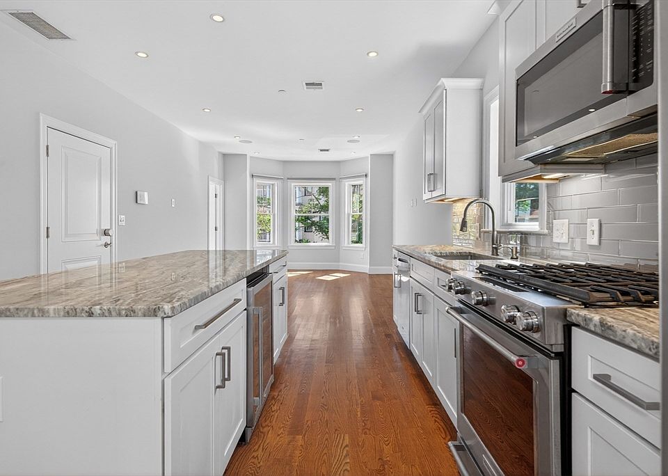 1st image of 36 Rossmore St #2