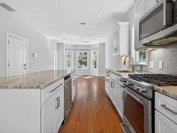 36 Rossmore St #2, Somerville, MA 02143