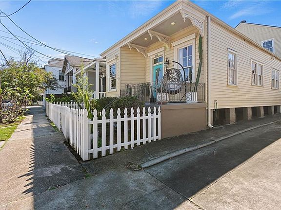 2nd image of 4214 Prytania St