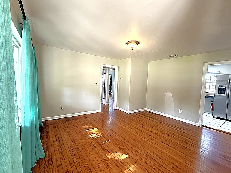 3000 Knollwood Cir — Photo 8