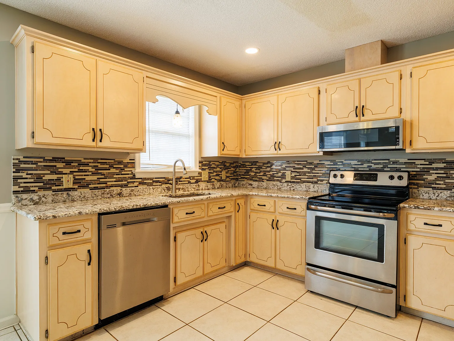 3 bed, 1463 sqft, $1,850 — Photo 4