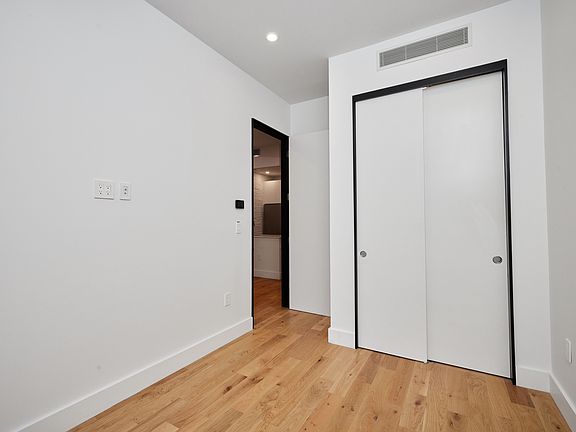 5th image of 211 E 31st St #7