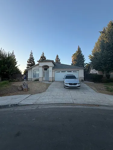 5765 N Ivanhoe Ave Photo 1