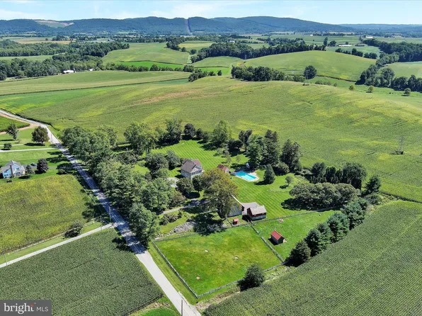 80 Reifsnyder Rd, Oley, PA 19547