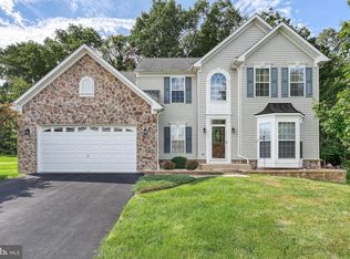 495 Lakeview Dr, Spring Grove, PA 17362