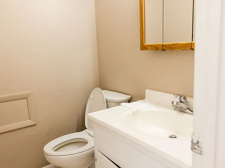 2421 Mayfair Rd — Photo 8