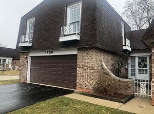 1S284 Holyoke Ln, Villa Park, IL 60181