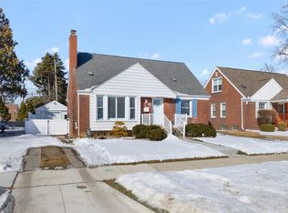 7814 Park Ave, Allen Park, MI 48101