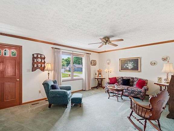 3rd image of 235 Timber Ridge Dr