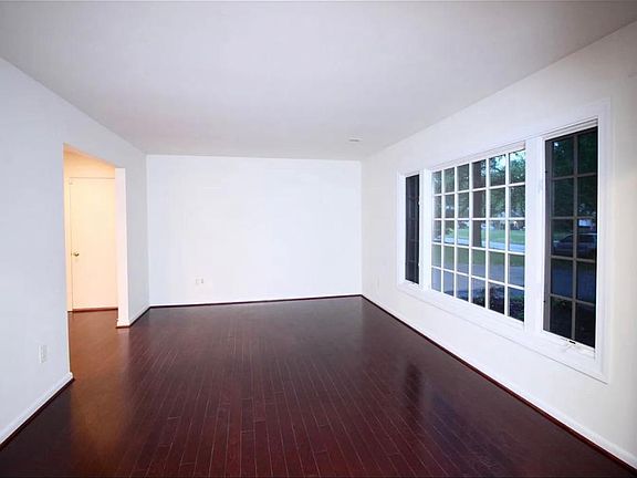 3rd image of 1915 Westfield St
