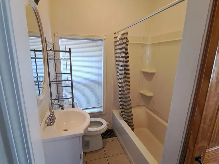 610 W Cedar St #4 — Photo 6