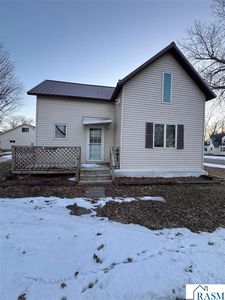 491 3rd Ave SE, Wells, MN, 56097
