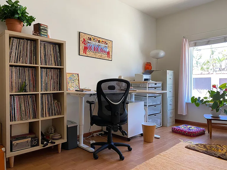 549 N Martel Ave — Photo 39