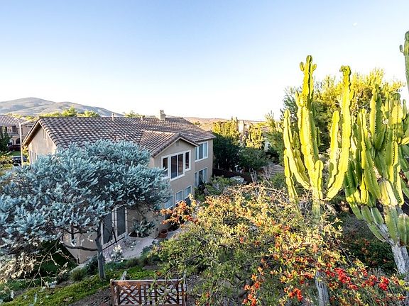 3rd image of 10760 El Caballo Ave