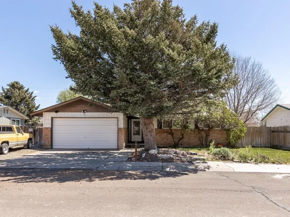 924 Country Club Dr, Elko, NV 89801