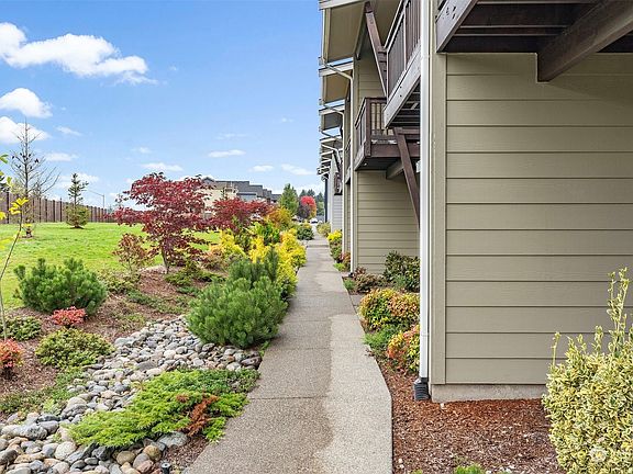 3rd image of 17416 118th Avenue Ct E #E