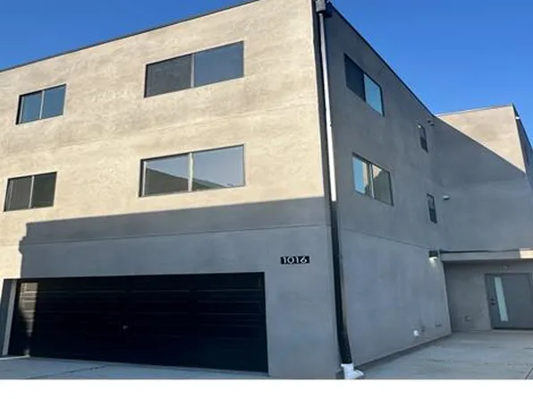 1016 N Pioneer Ave #B, Wilmington, CA 90744