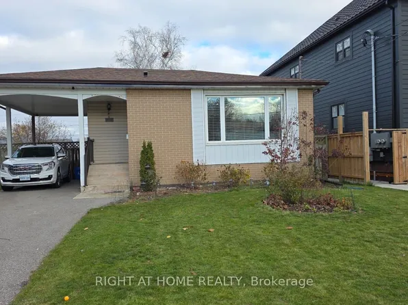 783 Oliva St, Pickering, ON L1W 2V9