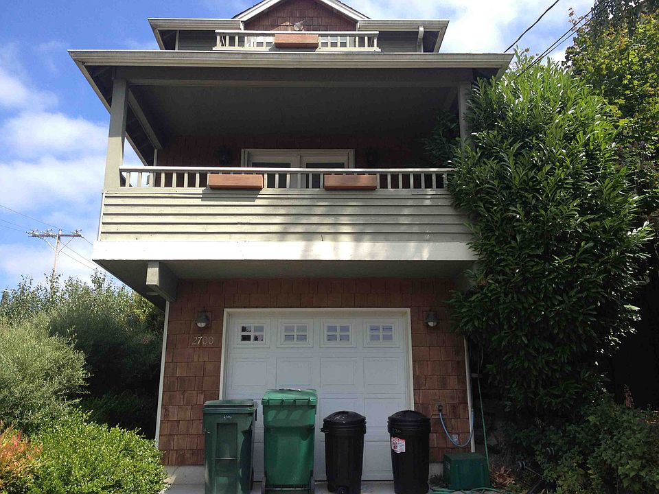 2nd image of 2700 NE 53rd St