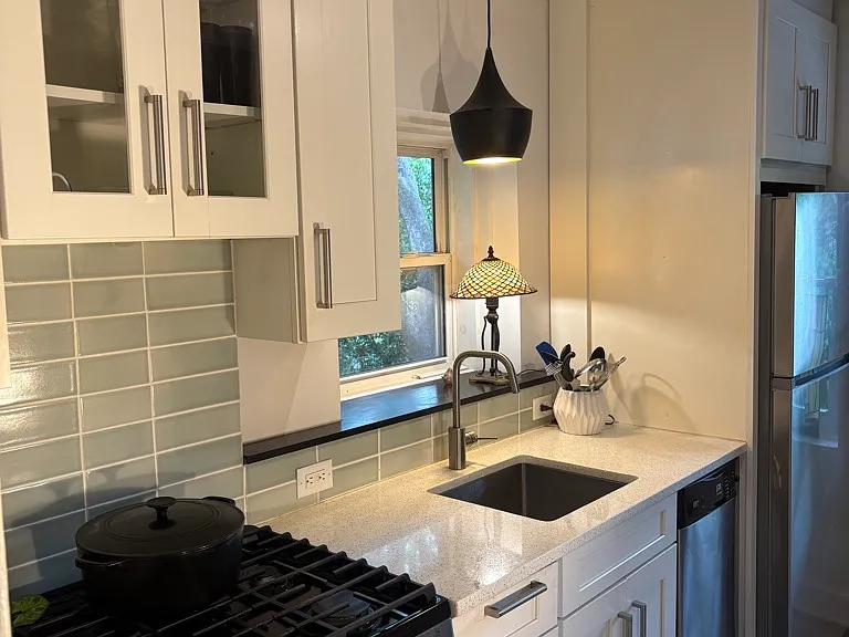 2190 Saint James Dr — Photo 9