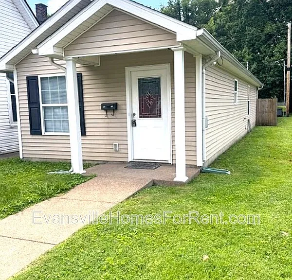 1711 Ewing Ave — Photo 1