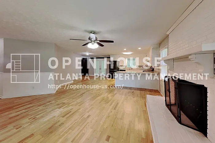 3 bed, 2.0 bath, 1948 sqft, $2,100 — Photo 4