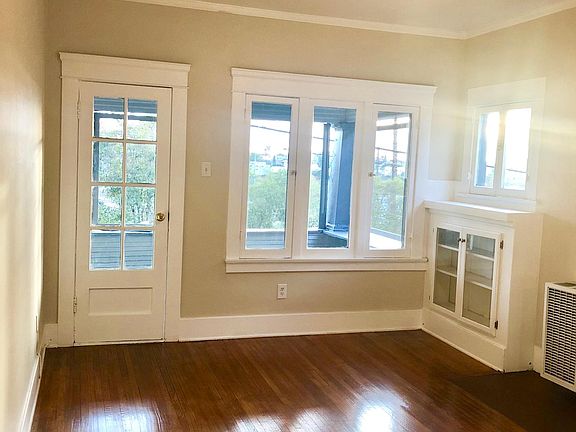 3rd image of 1505 Bellevue Ave