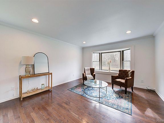 3rd image of 2718 Sexton Rd