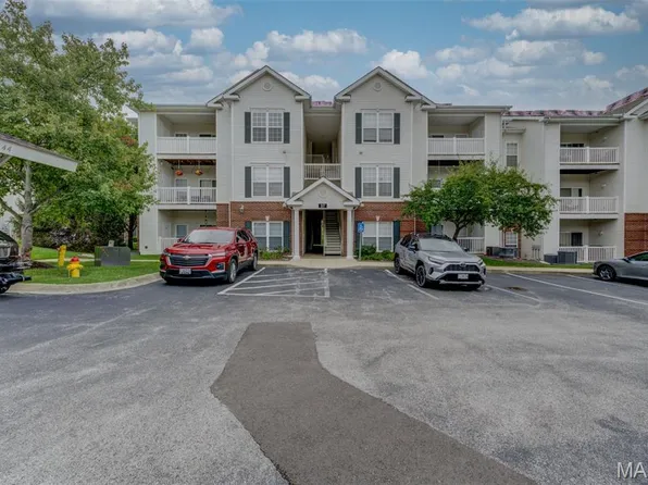 37 Kassebaum Ln APT 201, Saint Louis, MO 63129