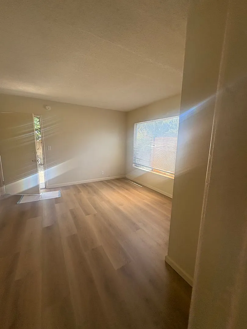 12475 Culver Boulevard — Photo 4