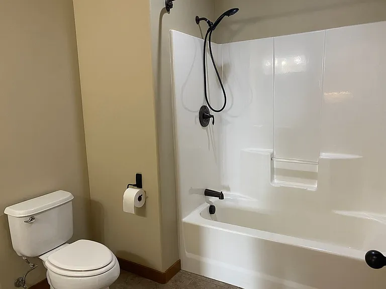 566 Village Dr — Photo 22