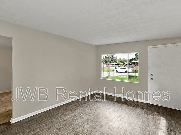 4th image of 3142 Mecca St