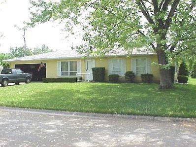 1st image of 122 Woodview Ct