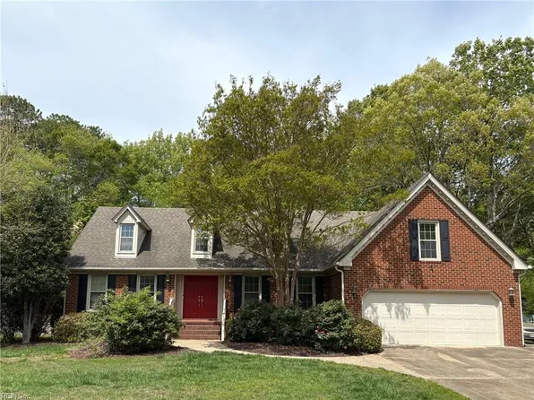 828 Forest Lakes Cir, Chesapeake, VA 23322