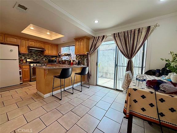 3rd image of 847 E Mission Rd APT F