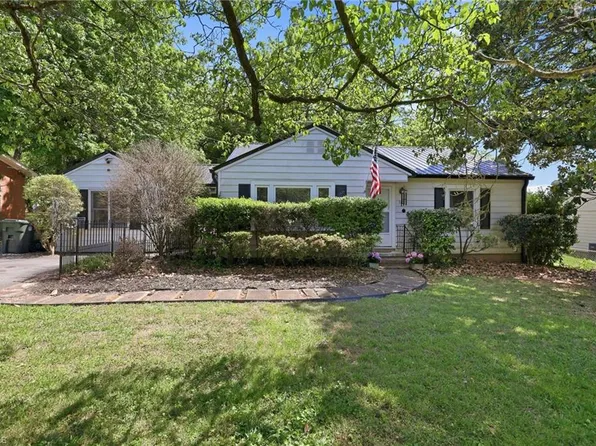 310 E Holly Hill Rd, Thomasville, NC 27360