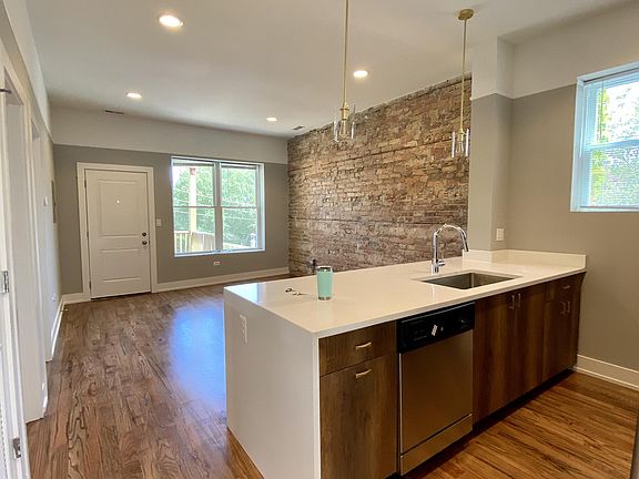 2nd image of 1836 W Augusta Blvd