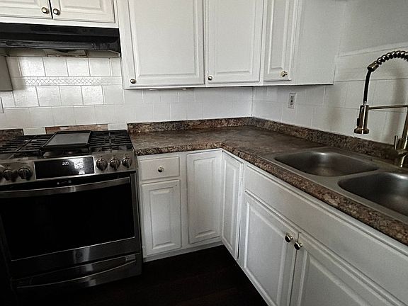 5th image of 4080 Esseldale Dr